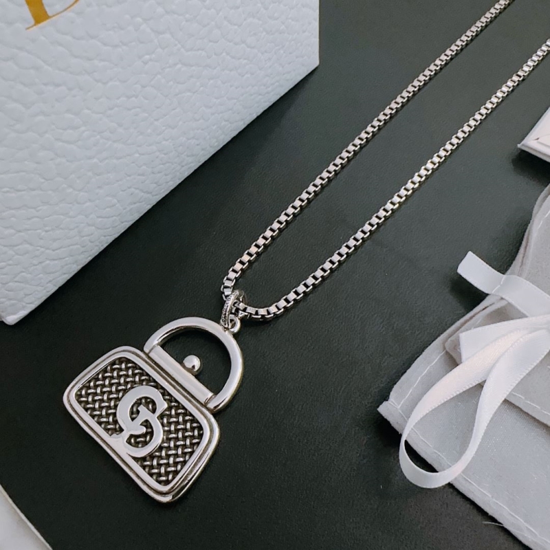 chr1st1an D10r necklaces